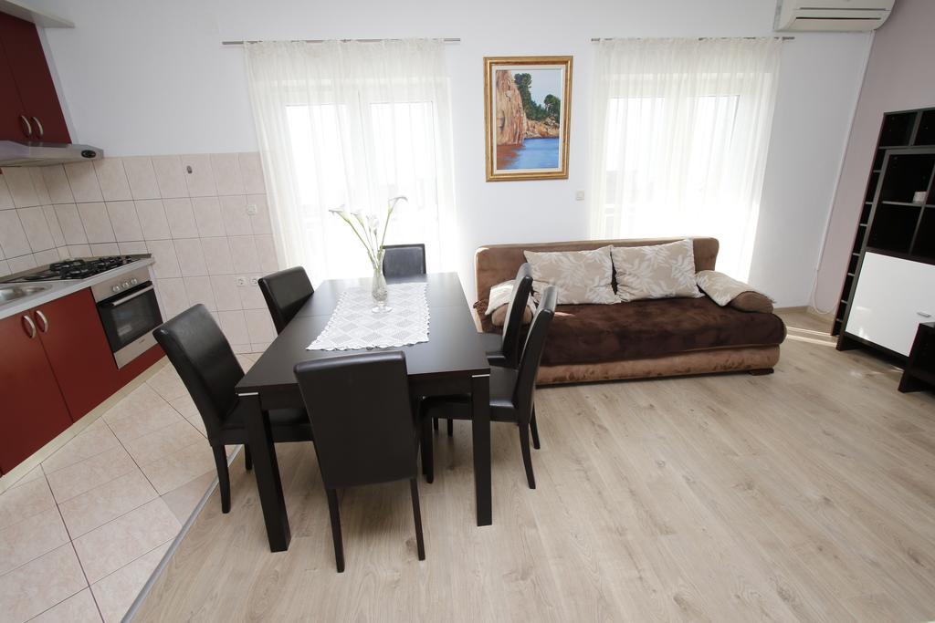 Apartments Dundic Makarska Esterno foto