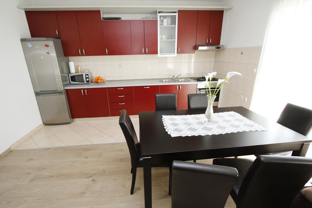 Apartments Dundic Makarska Esterno foto